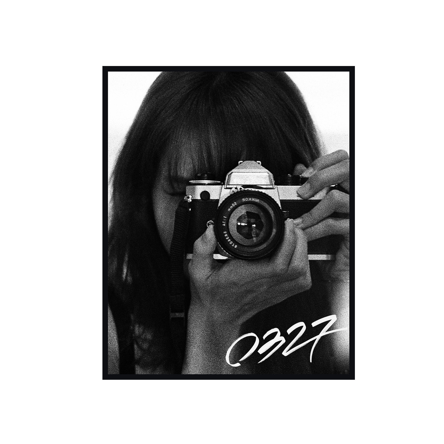 LISA PHOTOBOOK [0327] -LIMITED EDITION- Koreapopstore.com