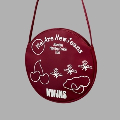 NEWJEANS - 1ST EP &#039;NEW JEANS&#039; [BAG (RED) VER.] LIMITED Koreapopstore.com